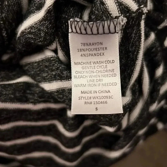 Mix by 41 Hawthorn Tarlio Brushed Black White Striped Pullover Top size Small - Picture 4 of 4